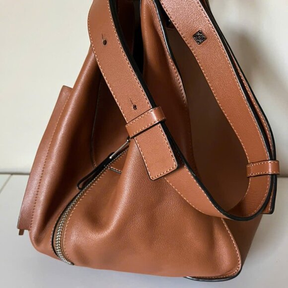 LOEWE Hammock bag in Classic Calfskin Tan - Picture 6 of 16